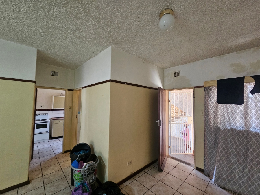 To Let 2 Bedroom Property for Rent in Adamayview North West